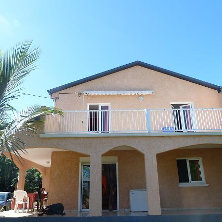 Chez Chouchou Bed & Breakfast Riviere Saint-Louis Luaran gambar